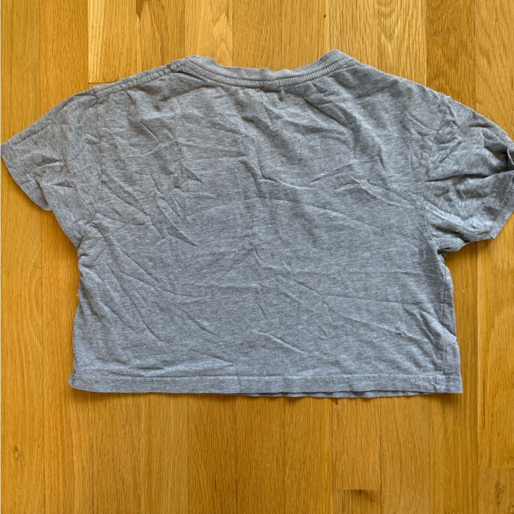 Gray T-Shirt with Red Graphic - Picture 4 of 6